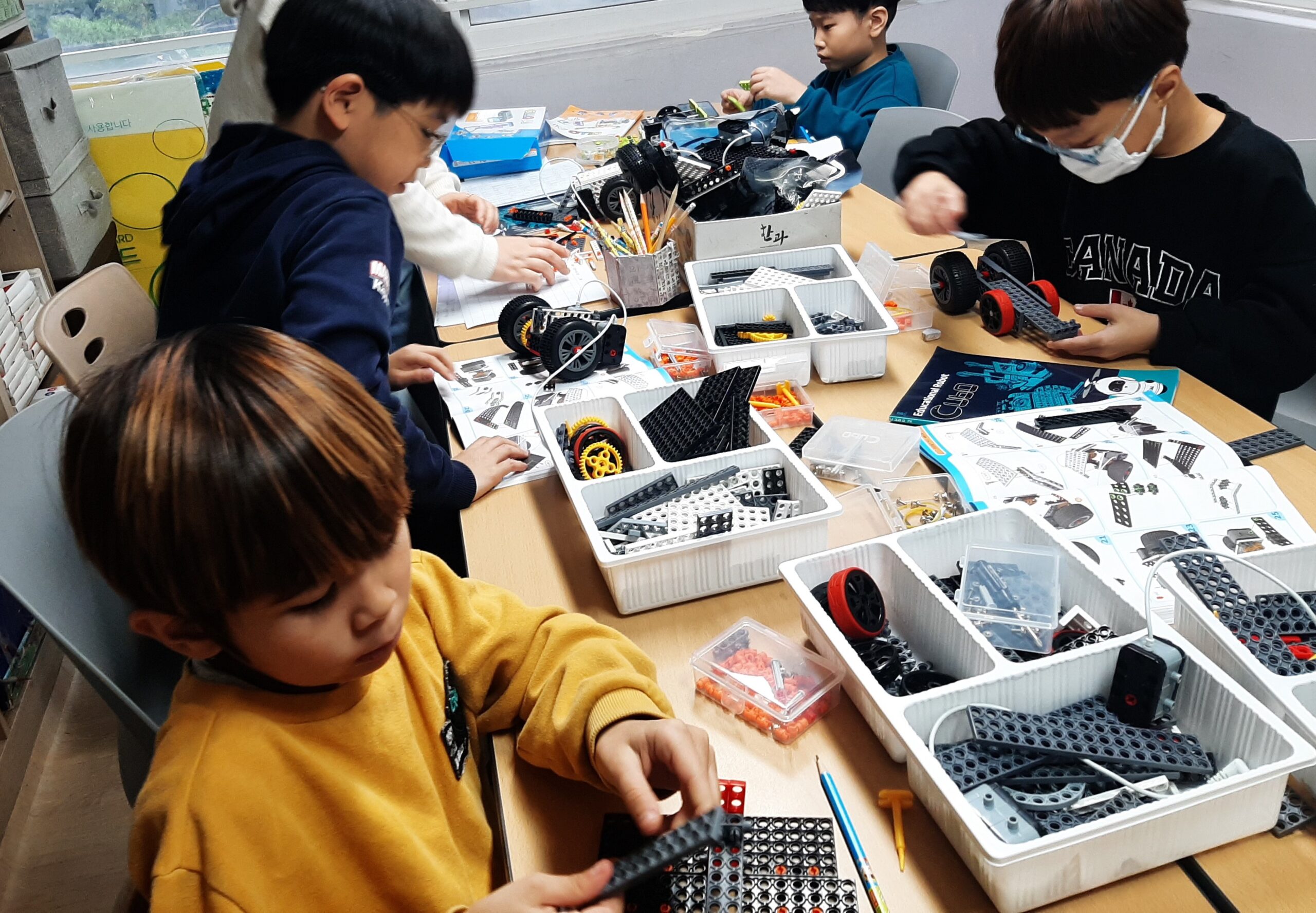 꿈터 로봇제작 과학교실-큐보(CUBO)로 배우는 상상력과 과학의 만남
